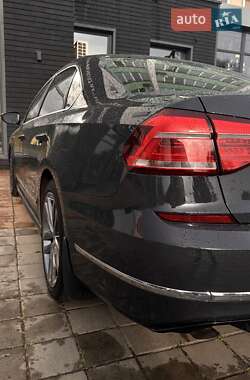 Седан Volkswagen Passat 2016 в 