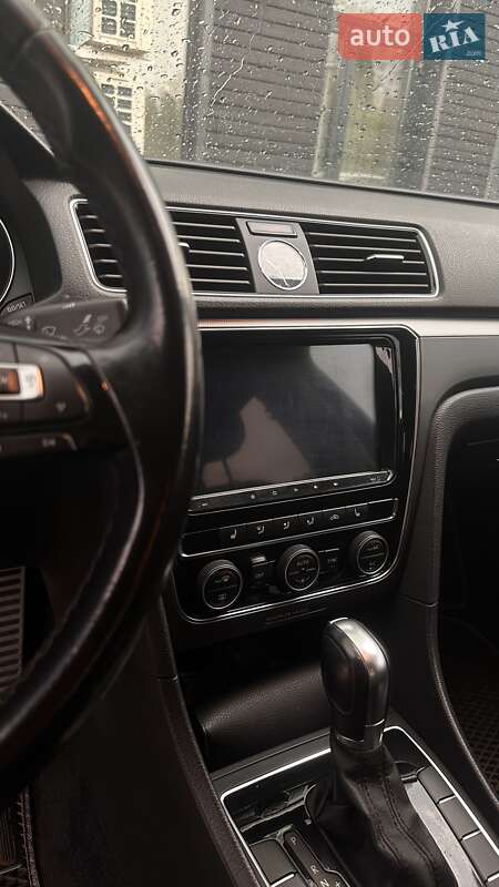Седан Volkswagen Passat 2016 в Черкассах