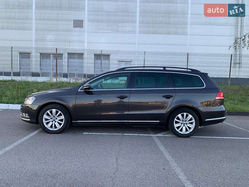 Универсал Volkswagen Passat 2011 в Ровно