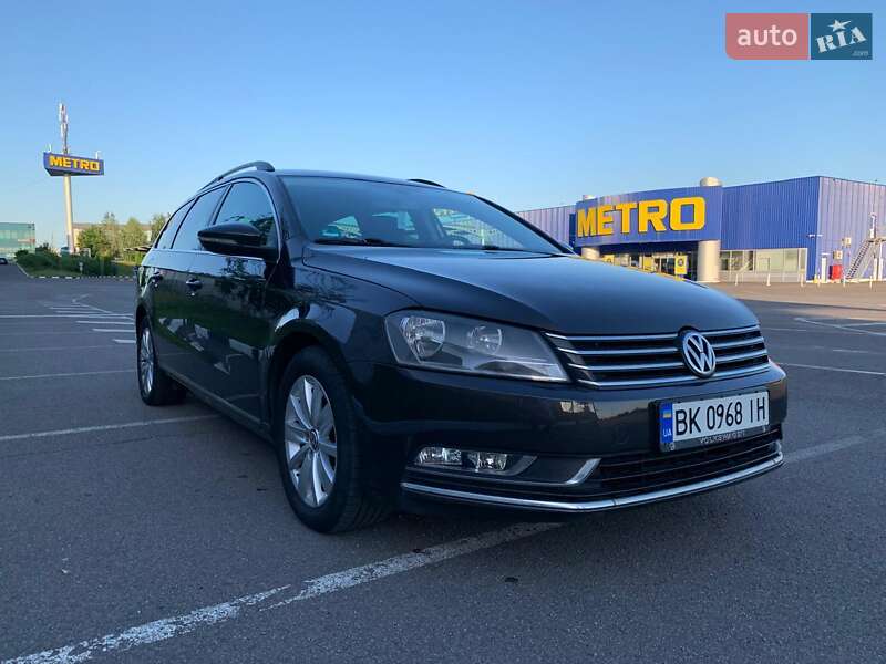 Универсал Volkswagen Passat 2011 в Ровно