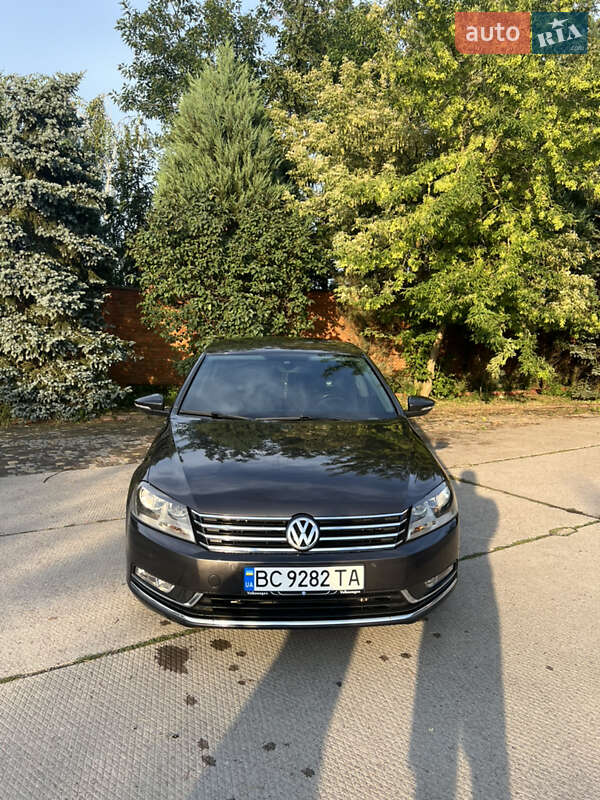 Volkswagen Passat 2011