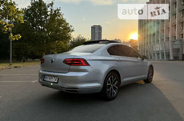 Седан Volkswagen Passat 2017 в 