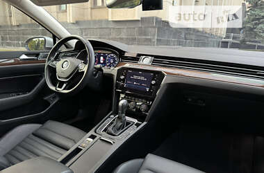 Седан Volkswagen Passat 2017 в 