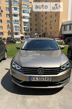 Седан Volkswagen Passat 2014 в Чернігові