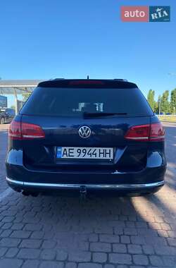 Універсал Volkswagen Passat 2012 в Дніпрі