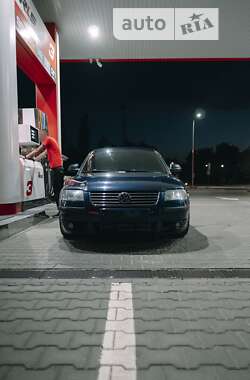 Седан Volkswagen Passat 2003 в Кривом Роге