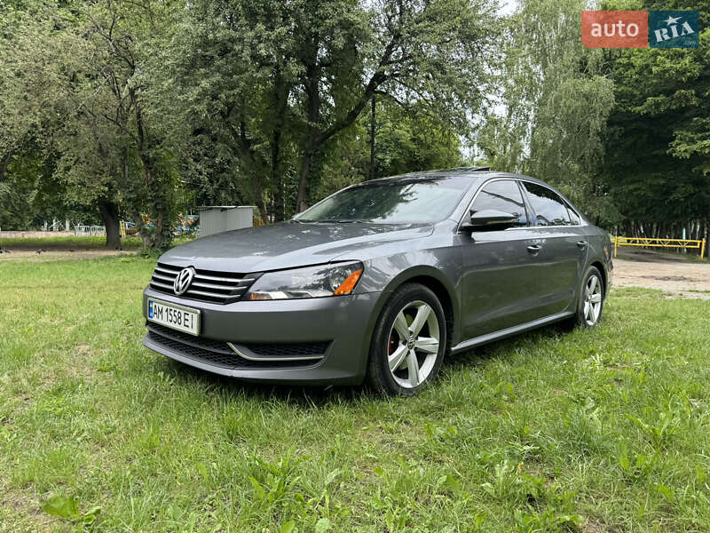 Седан Volkswagen Passat 2012 в Звягеле