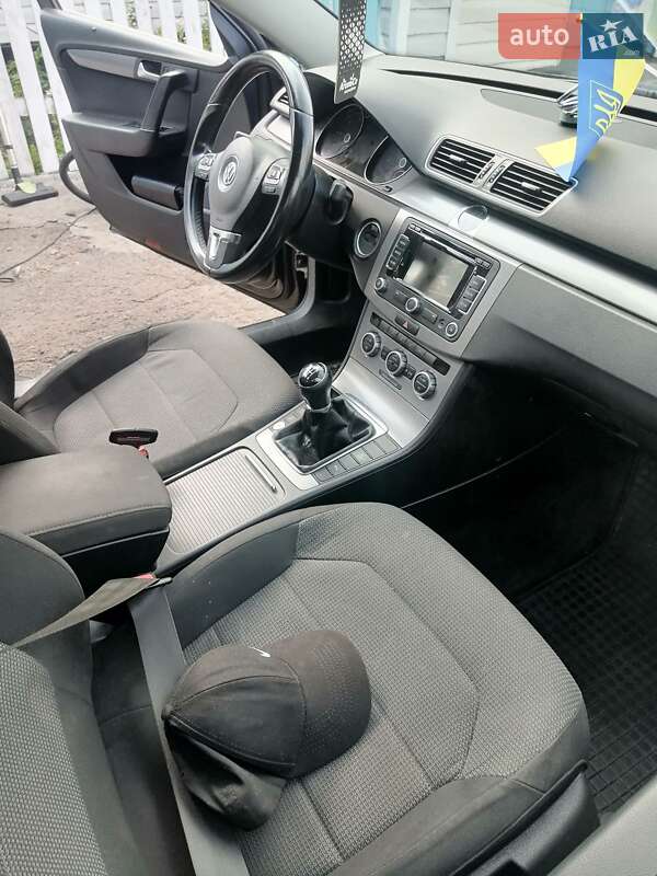 Универсал Volkswagen Passat 2014 в Житомире фото 17 Универсал Volkswagen Passat 2014 в Житомире