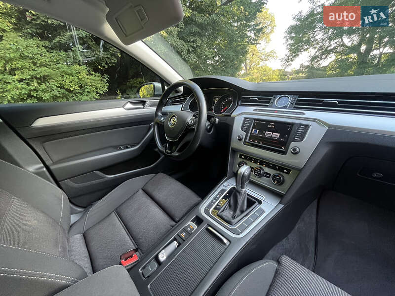 Универсал Volkswagen Passat 2016 в Львове