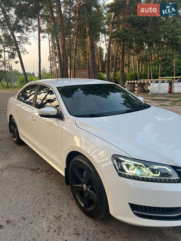 Седан Volkswagen Passat 2012 в Одессе