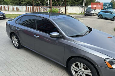 Седан Volkswagen Passat 2012 в Львове