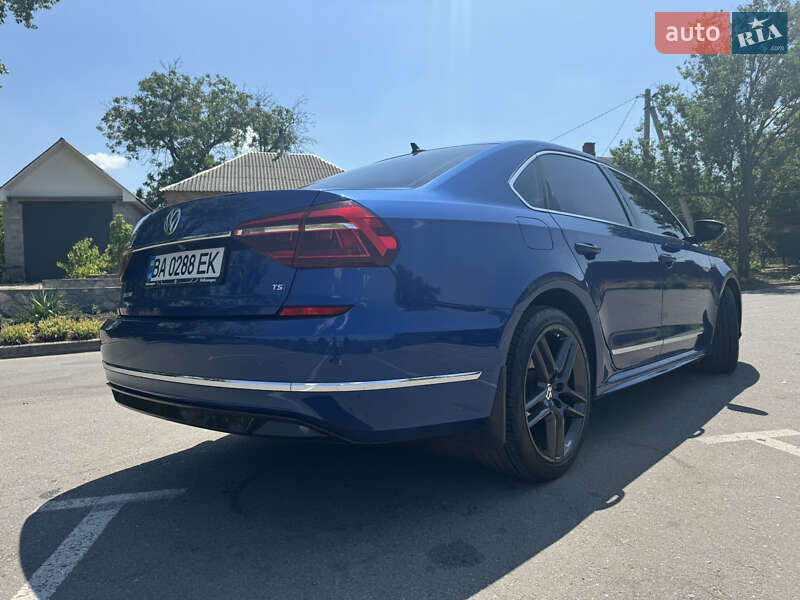 Седан Volkswagen Passat 2016 в Кропивницком