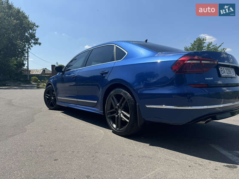 Седан Volkswagen Passat 2016 в Кропивницком