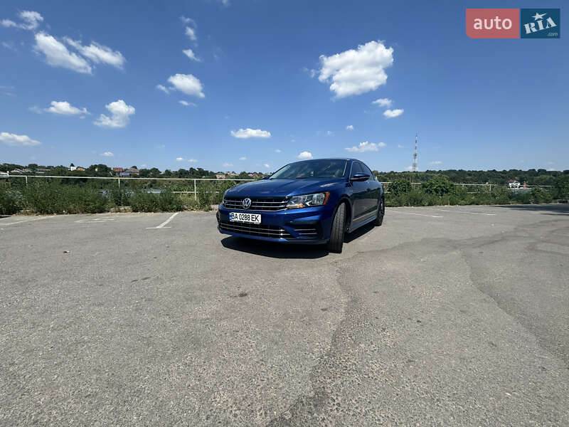 Седан Volkswagen Passat 2016 в Кропивницком