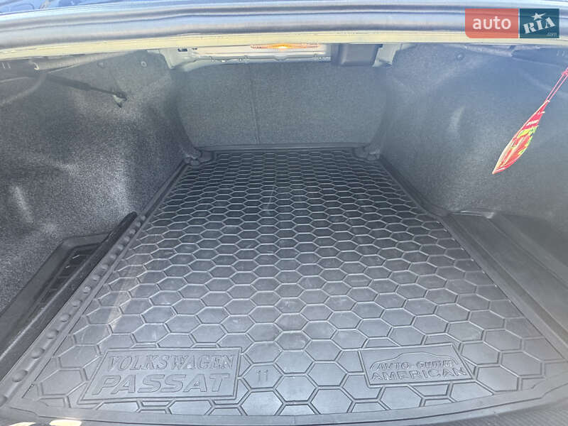Седан Volkswagen Passat 2016 в Кропивницком