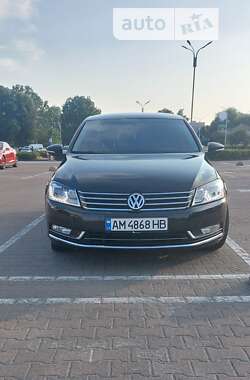 Седан Volkswagen Passat 2012 в Житомирі