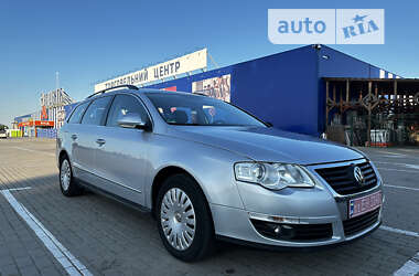 Универсал Volkswagen Passat 2008 в Нововолынске