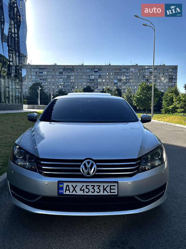 Седан Volkswagen Passat 2013 в Харькове