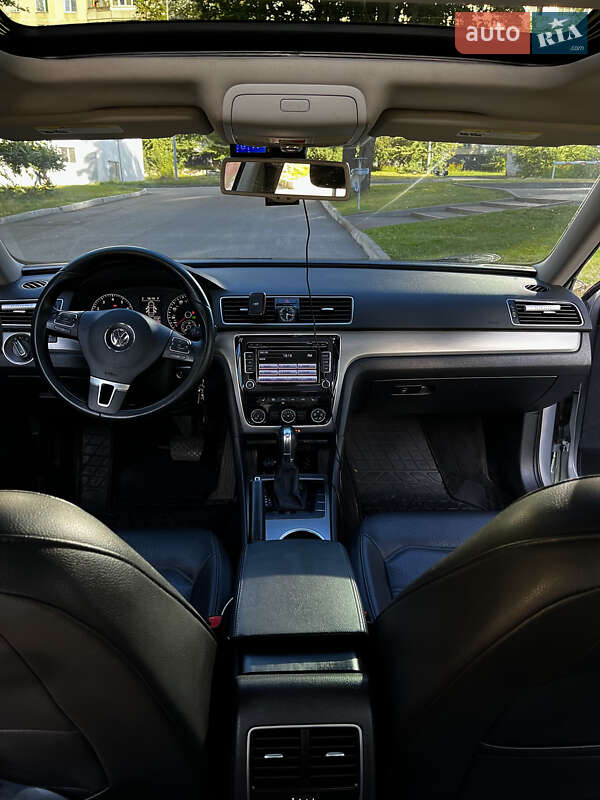 Седан Volkswagen Passat 2013 в Харькове