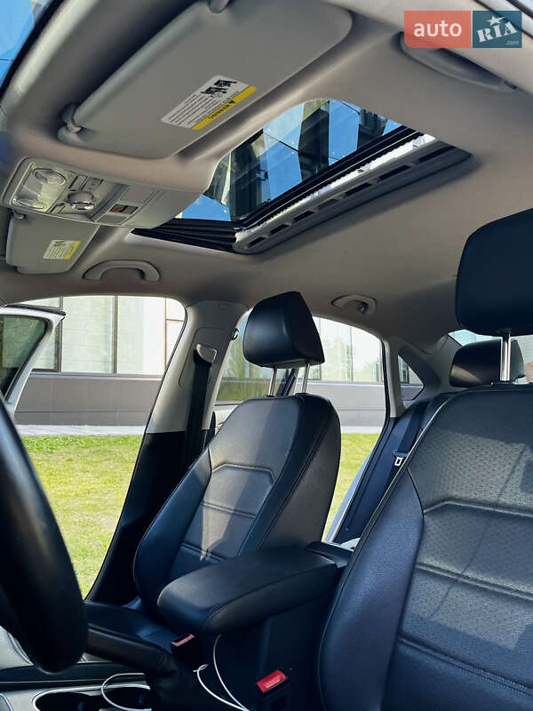 Седан Volkswagen Passat 2013 в Харькове