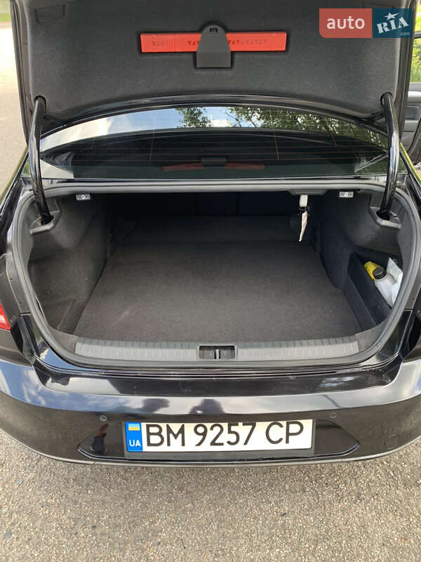 Седан Volkswagen Passat 2016 в Ромнах фото 13 Седан Volkswagen Passat 2016 в Ромнах