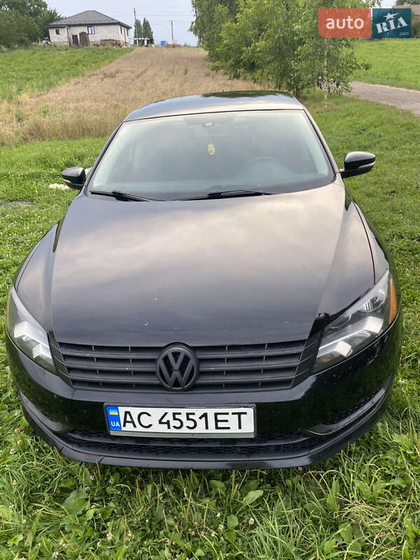 Седан Volkswagen Passat 2015 в Луцке
