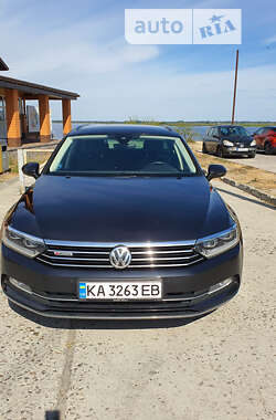 Универсал Volkswagen Passat 2017 в Киеве