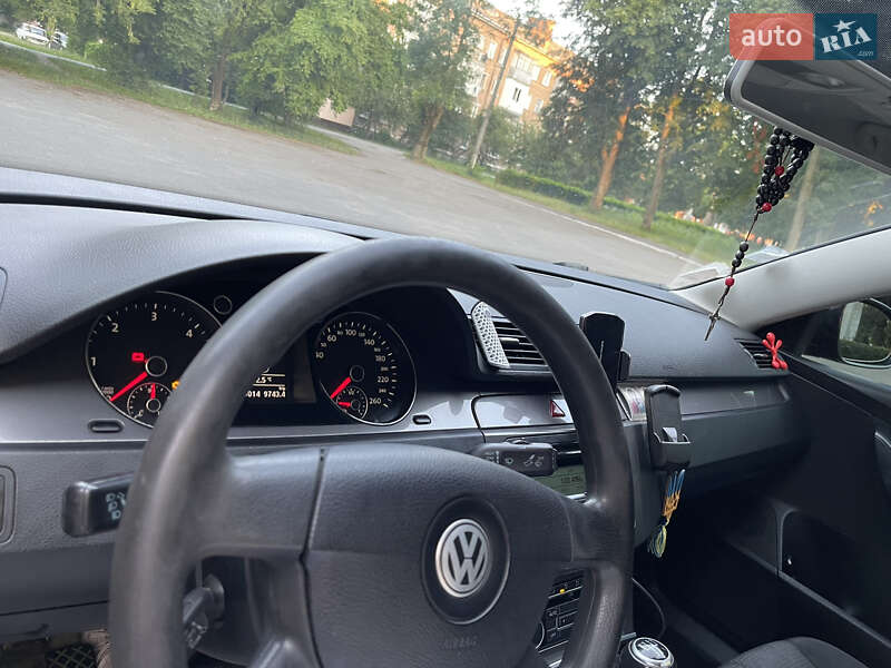 Седан Volkswagen Passat 2010 в Староконстантинове