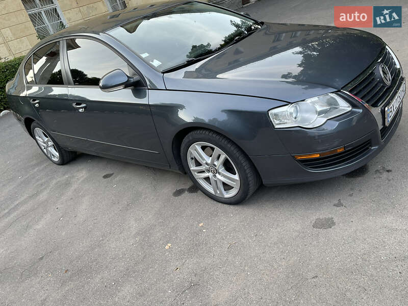 Седан Volkswagen Passat 2010 в Староконстантинове