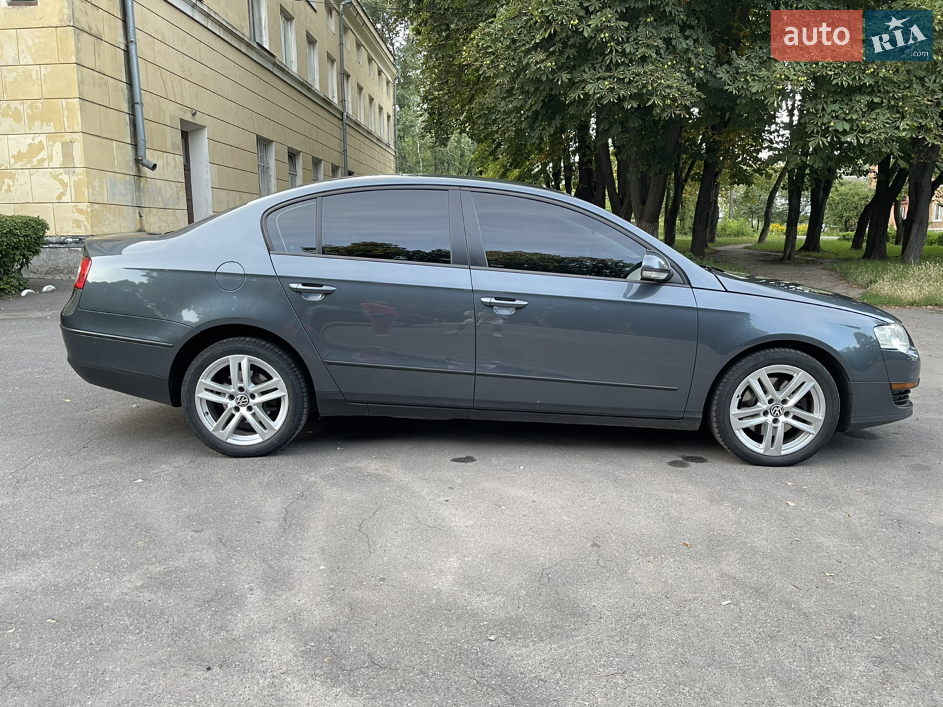 2010 Volkswagen Passat - мініатюра 27