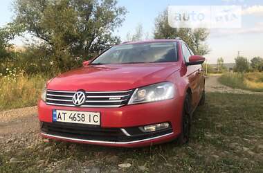 Універсал Volkswagen Passat 2012 в Івано-Франківську