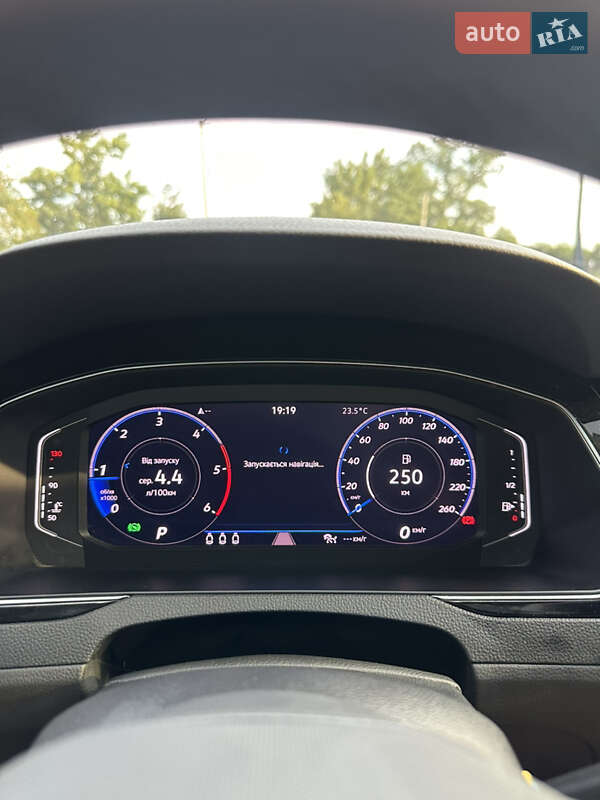 Седан Volkswagen Passat 2020 в Черновцах