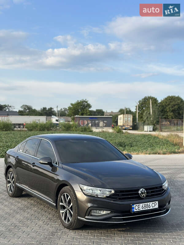 Седан Volkswagen Passat 2020 в Черновцах
