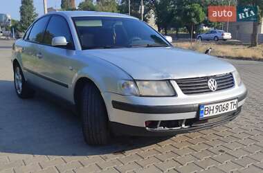 Седан Volkswagen Passat 2001 в Черноморске