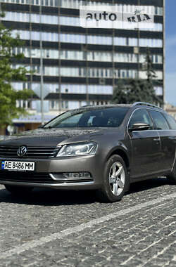 Універсал Volkswagen Passat 2011 в Дніпрі