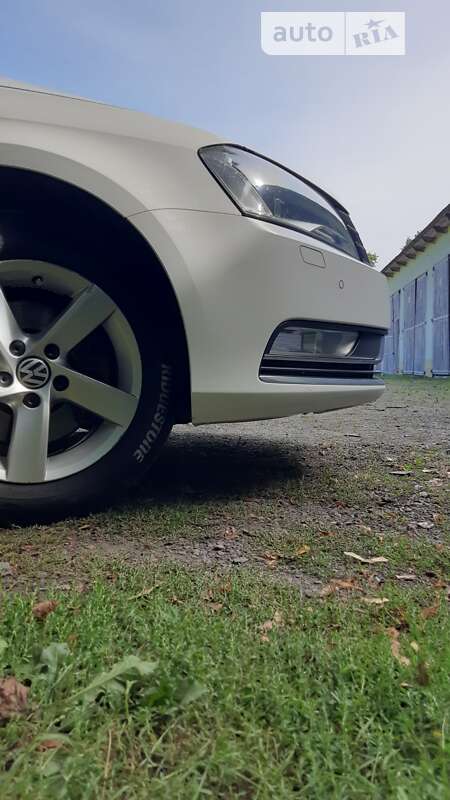 Универсал Volkswagen Passat 2011 в Львове