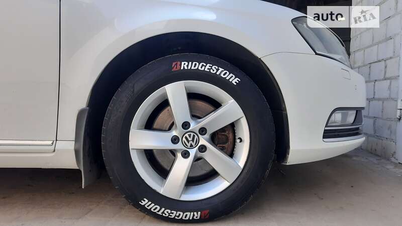 Универсал Volkswagen Passat 2011 в Львове