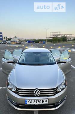 Седан Volkswagen Passat 2013 в Києві