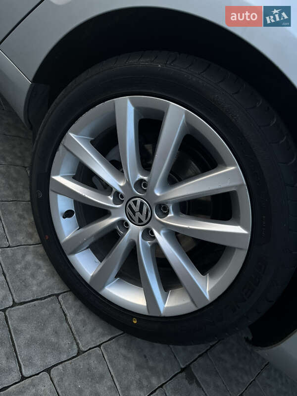 Універсал Volkswagen Passat 2013 в Львові