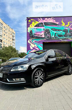 Седан Volkswagen Passat 2013 в Кам'янець-Подільському