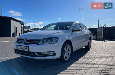 Седан Volkswagen Passat 2012 в 
