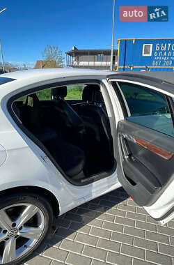 Седан Volkswagen Passat 2012 в 