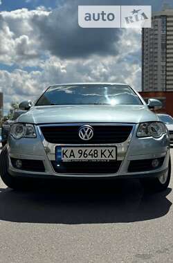 Седан Volkswagen Passat 2008 в Киеве