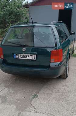 Універсал Volkswagen Passat 2000 в 