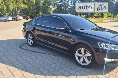 Седан Volkswagen Passat 2014 в Дніпрі