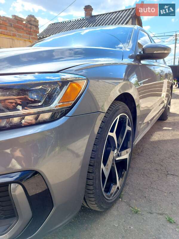 Седан Volkswagen Passat 2020 в Устиновке