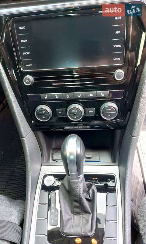 Седан Volkswagen Passat 2020 в Устиновке