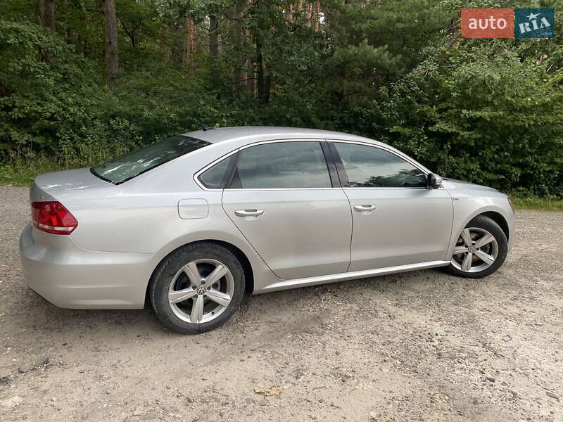 Седан Volkswagen Passat 2015 в Львове