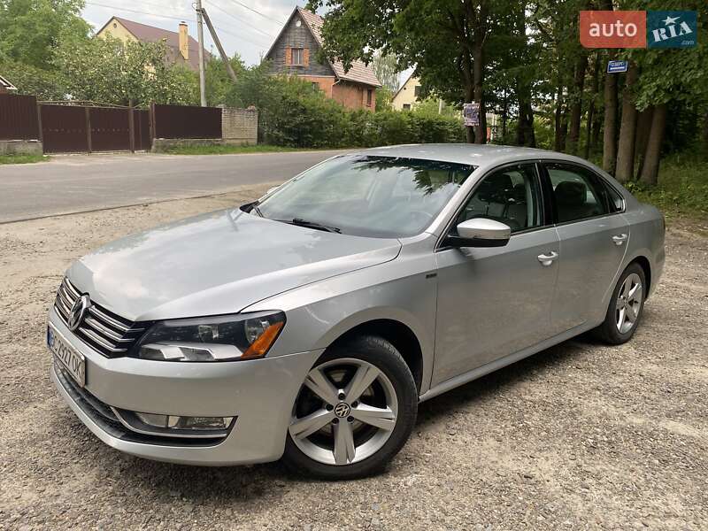 Седан Volkswagen Passat 2015 в Львове