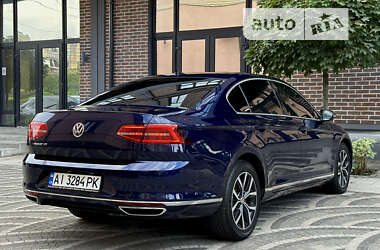 Седан Volkswagen Passat 2018 в Киеве